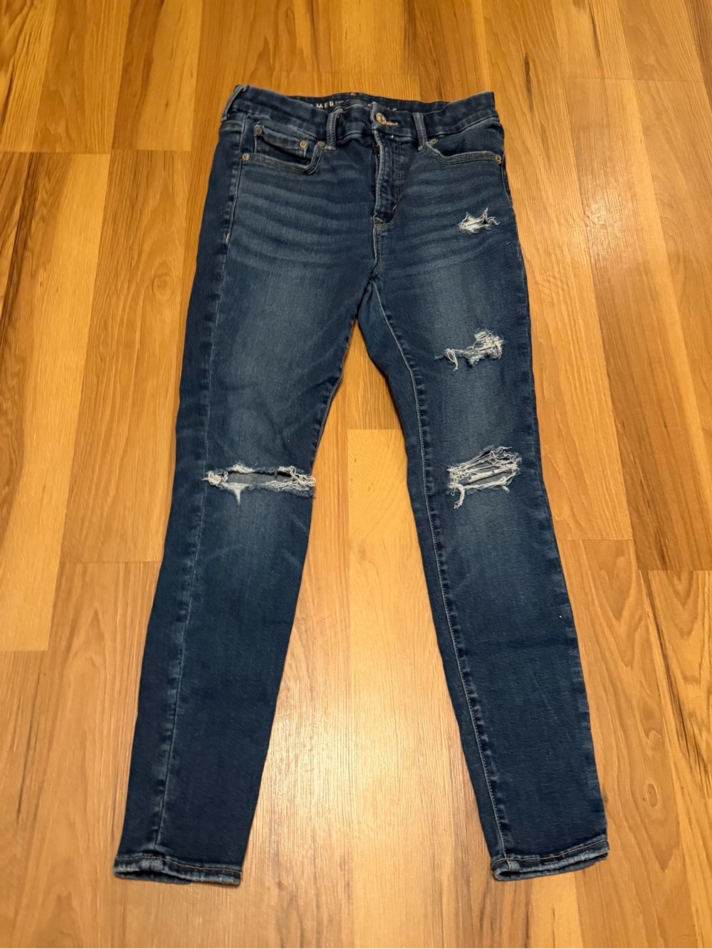 American Eagle Outfitters Women’s Dark Wash Ripped Skinny Jeans